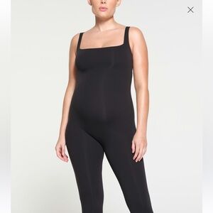 SKIMS Maternity fitseverybody catsuit